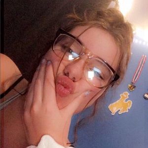 Meet your Posher, Mya